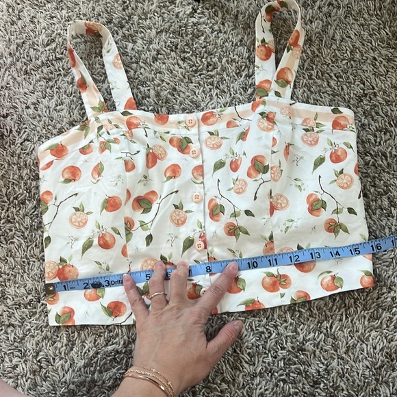 Gal Meets Glam Crop Top Tank Pleated Fruit Orange and White size 6 - Picture 9 of 10